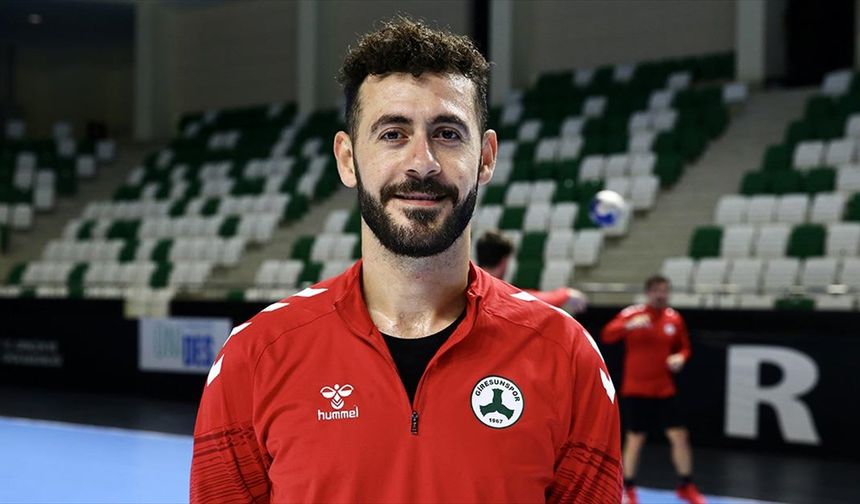 Öğretmen hentbolcu Enes Gümüşok, başarılı sporcular yetiştirecek