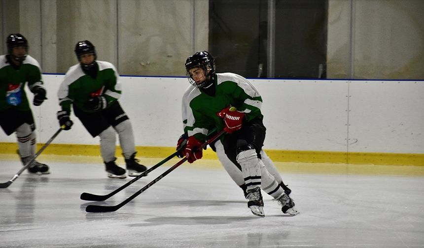 Şampiyon buz hokeyci Nil'in 'milli takımda kaptanlık' hayali