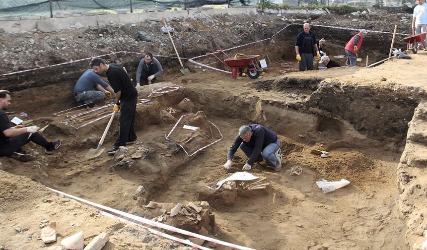 Her yerinden tarih fışkıran Sinop'ta tarihi eserler titizlikle çıkarılıyor