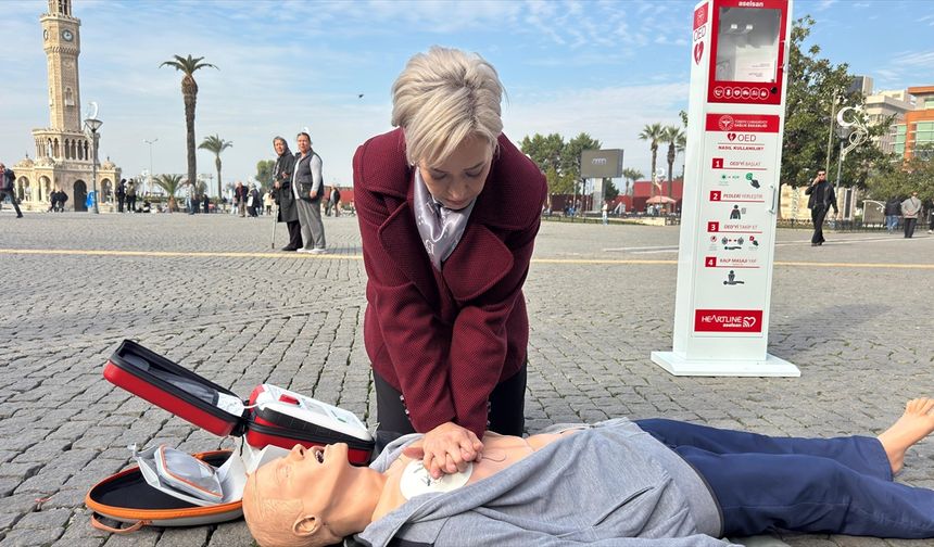 İzmir'de 20 bölgeye ani kalp durmalarına karşı şok cihazı yerleştirildi