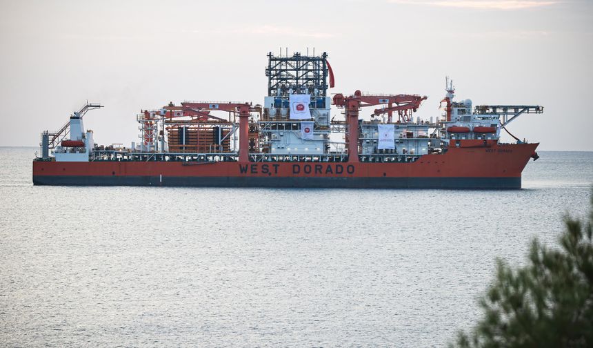 Türkiye'nin 6. derin deniz sondaj gemisi Mersin açıklarına demirledi