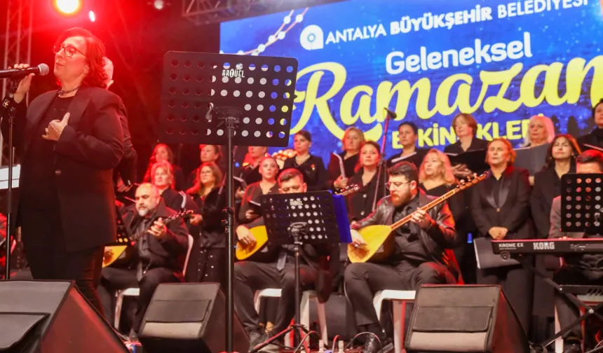 Antalya Ramazan etkinliklerinde 'Türkülerle Kadın' konseri
