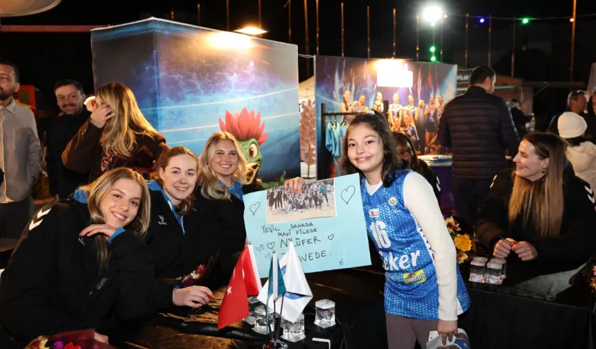 Nilüfer'in Sultanları özel günde taraftarıyla buluştu