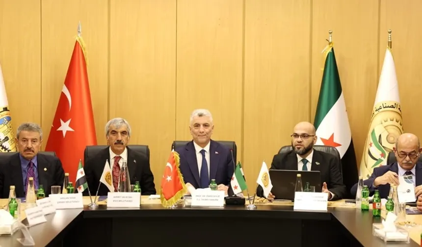 Devrim sonrası Halep'i ziyaret eden ilk yabancı Bakan oldu