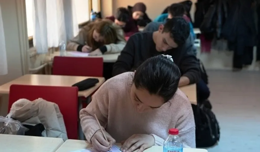 Gençlerin üniversite yolculuğunda Denizli Büyükşehir desteği